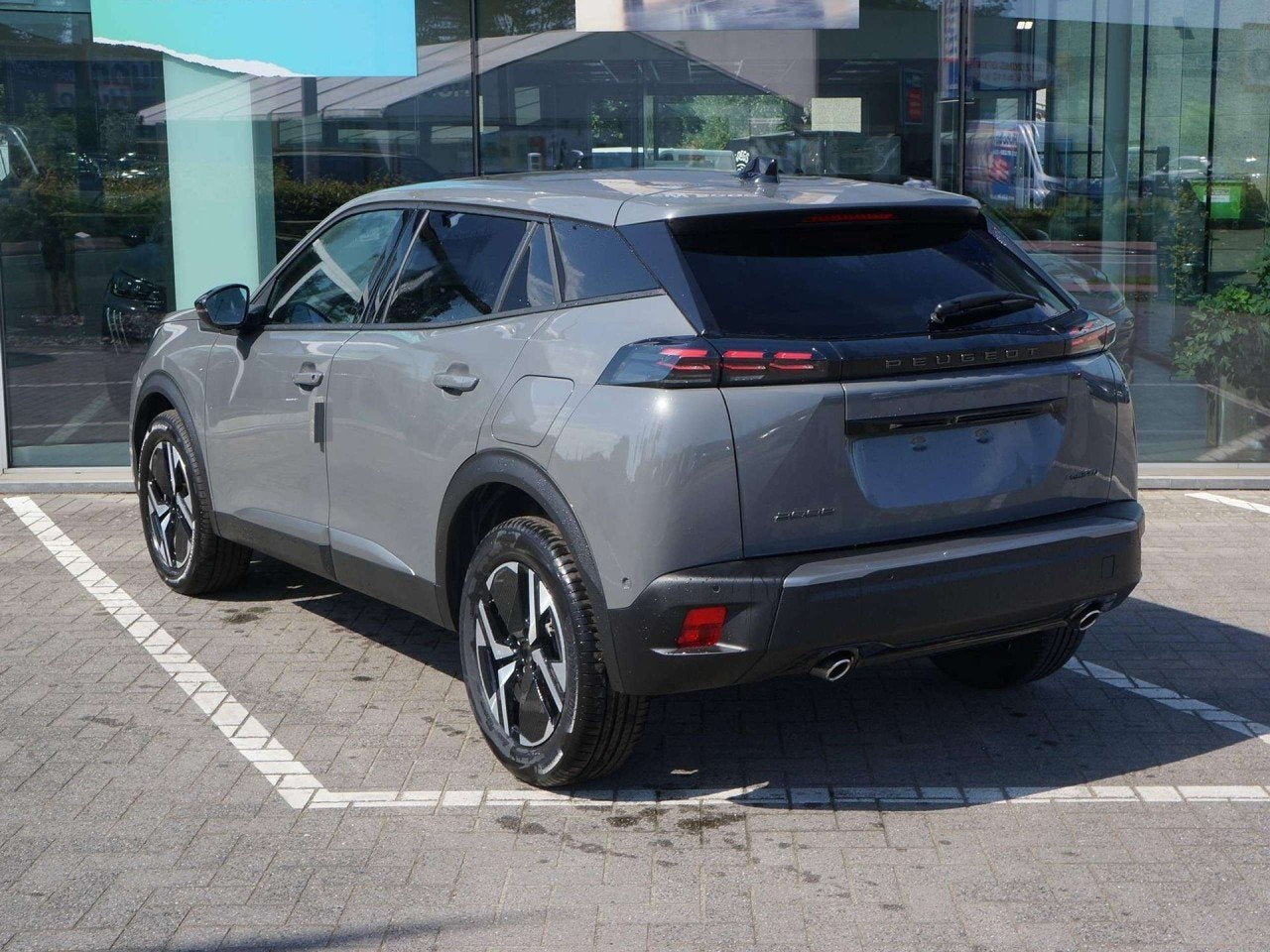 Peugeot 2008 2008 1.2 Hybrid Allure e-DCS Allure (bj 2026), Auto's, Gebruikt, 1199 cc, 5 zetels, 5 deurs