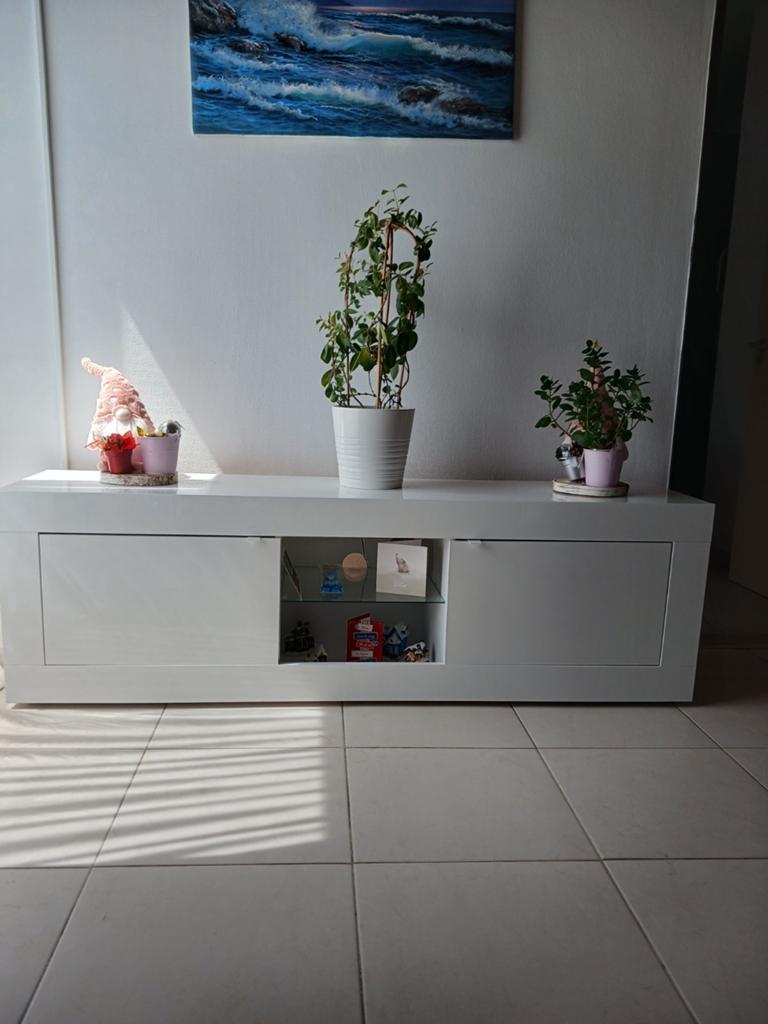 Meuble  télévision, Enlèvement