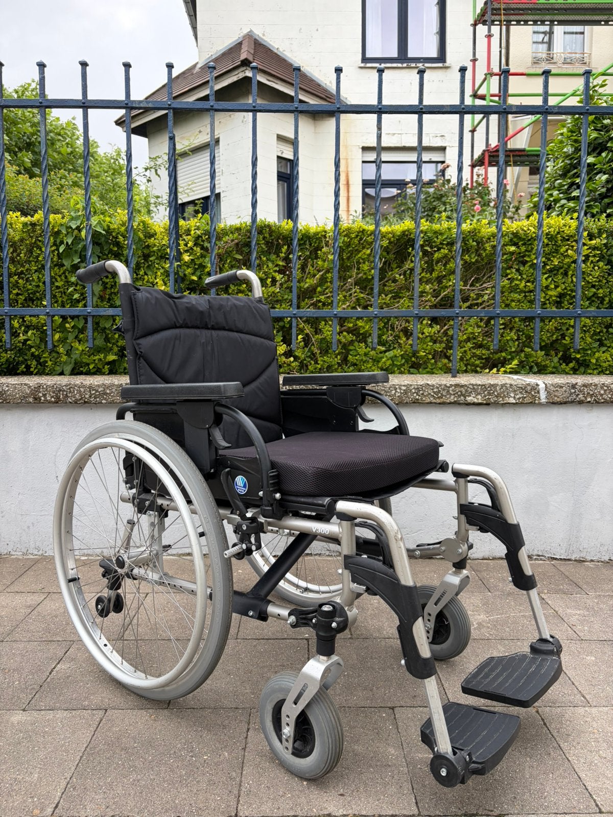 Chaise roulante pliable Vermeiren V 300 état neuf, Enlèvement ou Envoi, Pliant, Comme neuf, Fauteuil roulant manuel