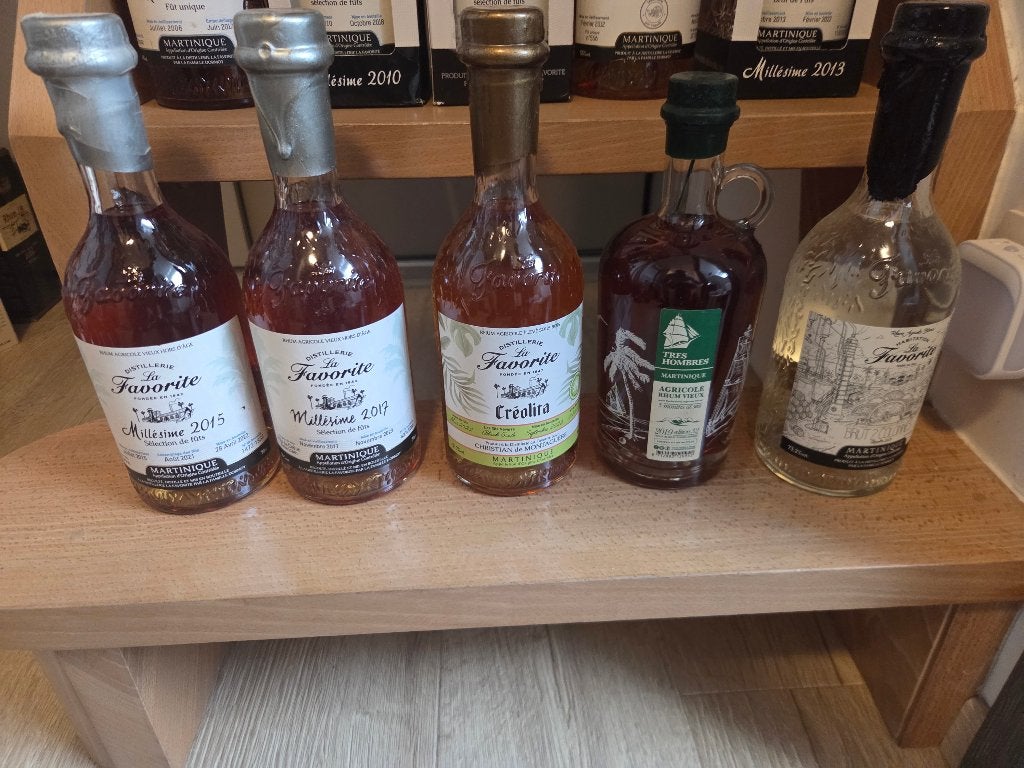 Rhum La Favorite,  lot de 5 bouteilles, Enlèvement ou Envoi, Neuf, Pleine