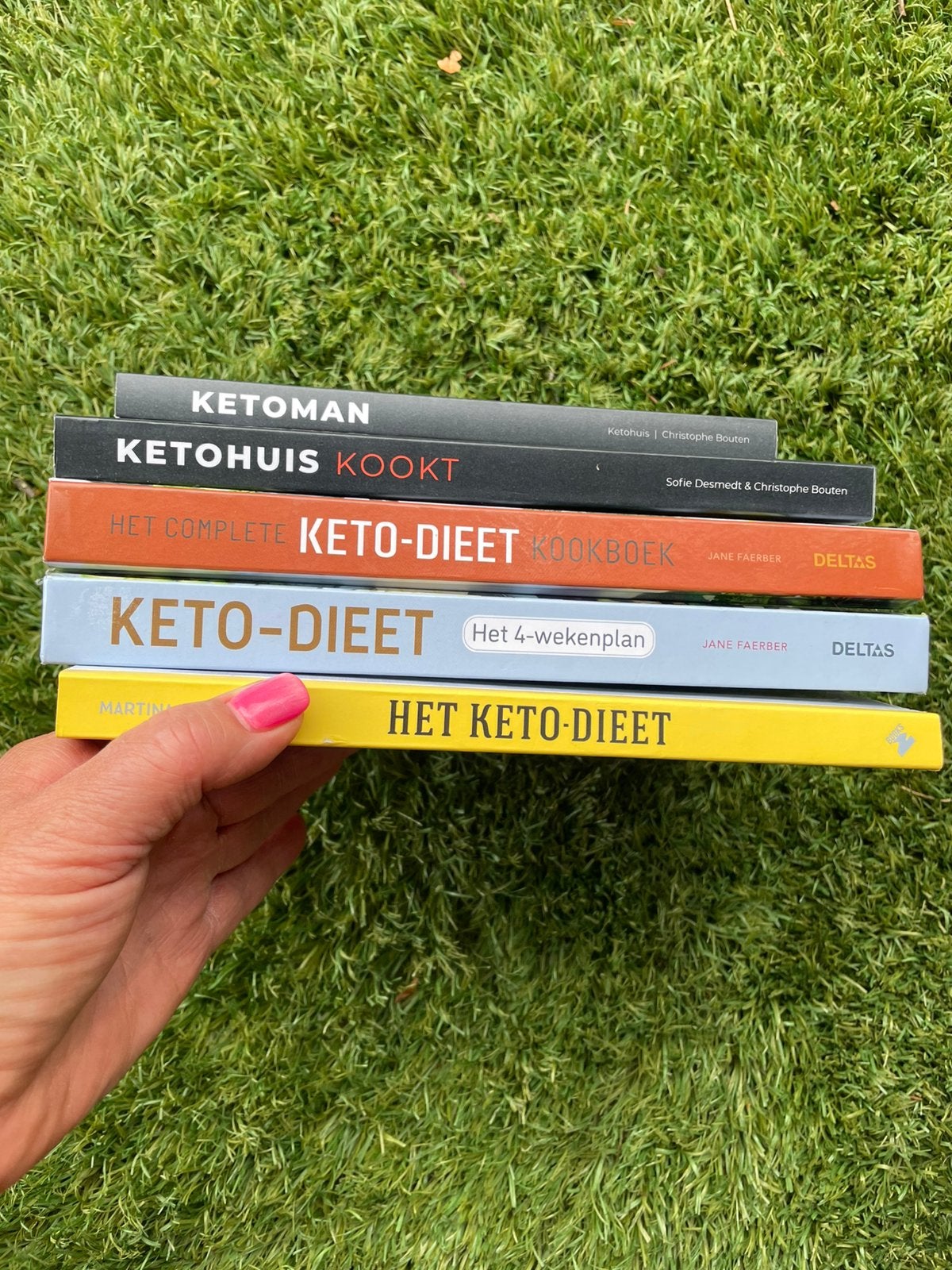 5 KETO-boeken met uitleg en lekkere recepten!, Ophalen, Zo goed als nieuw