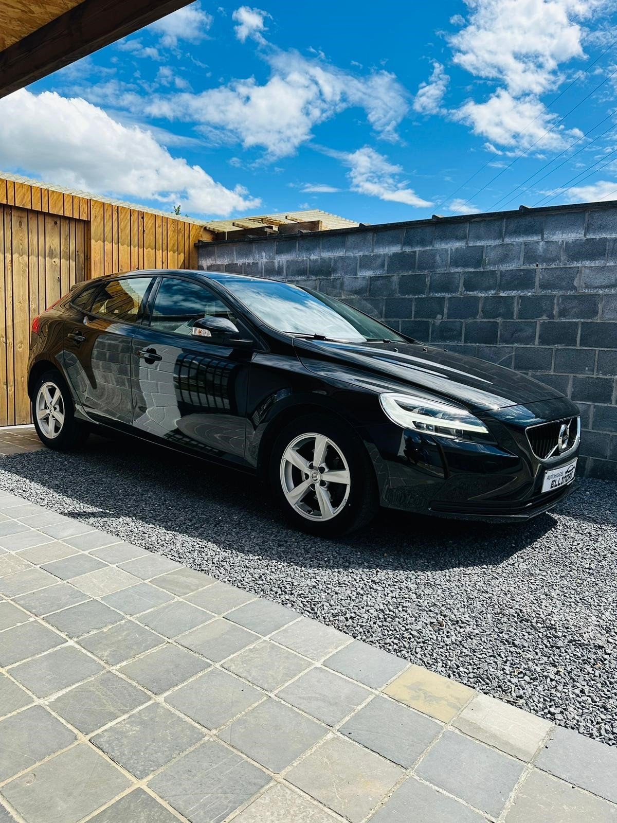 Volvo V40 2.0 D2 Eco Kinetic Led Navi BT Pdc Euro6d Facelift, Autos, Volvo, Entreprise, Achat, V40, ABS, Phares directionnels