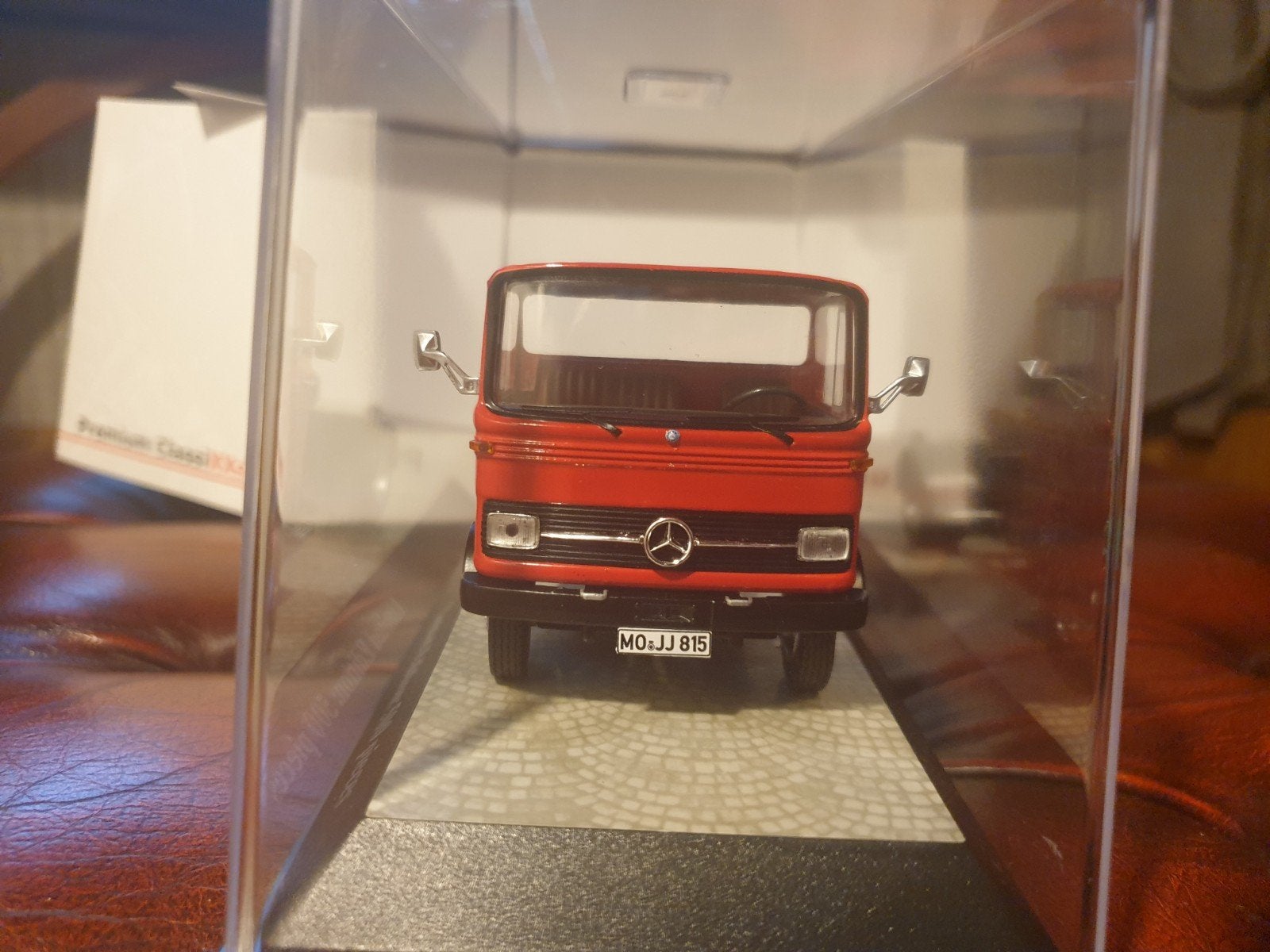 Premium classixxs , mercedes lp 608  schasl 1/43, Ophalen