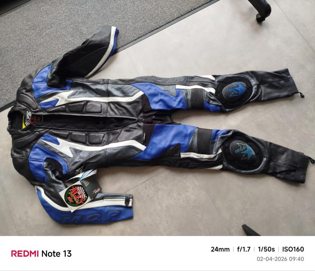 Motokledij, motopak, motobroek, Ophalen