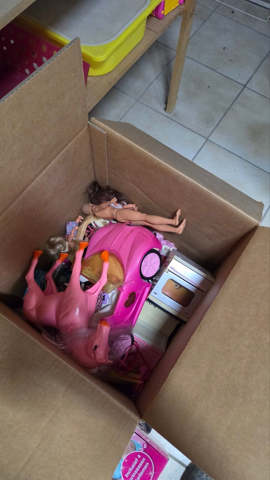 Barbie spullen, Ophalen