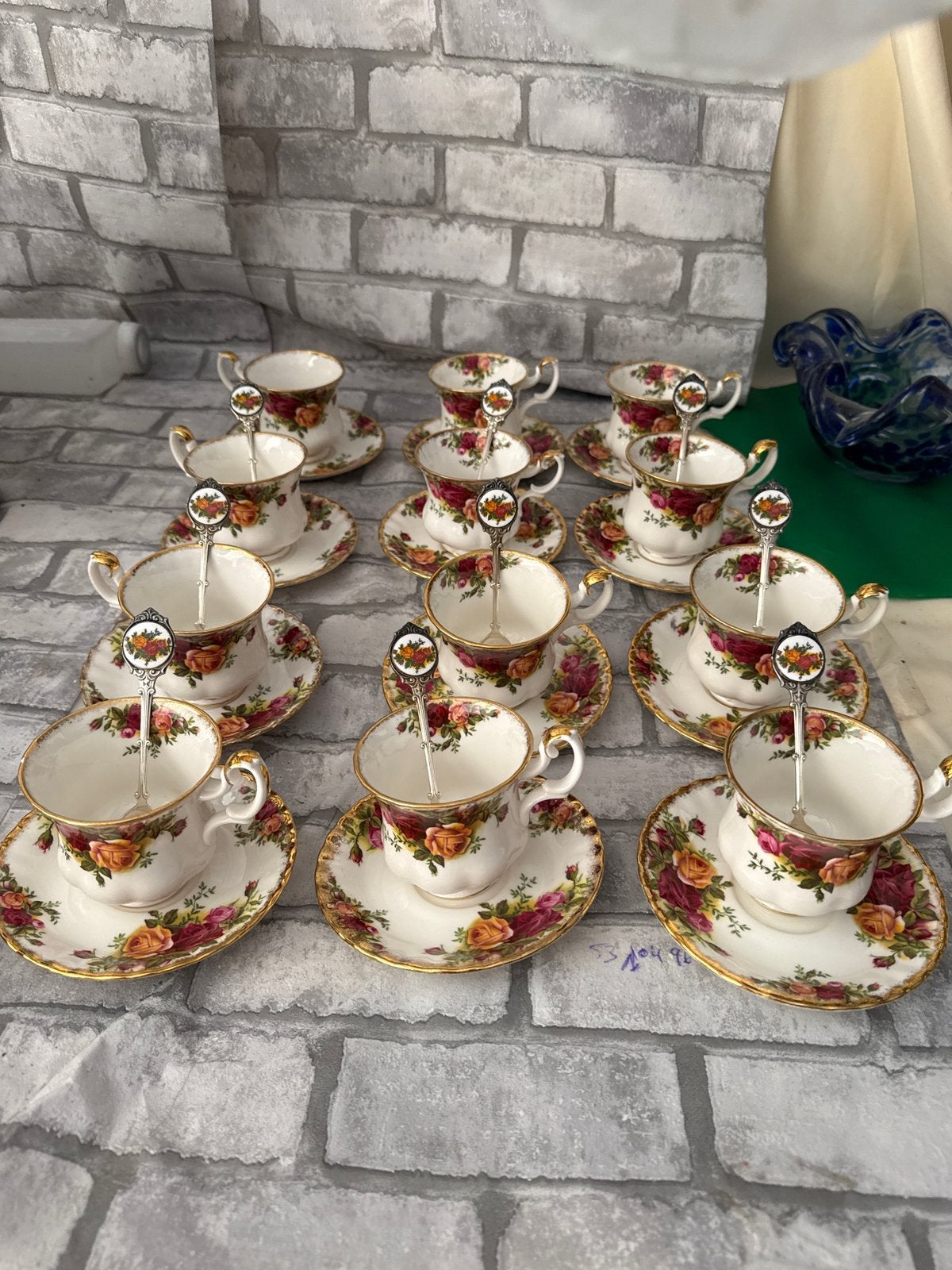 Service 12 tasse Royal Albert Old Country Roses 9 cuillères, Enlèvement ou Envoi
