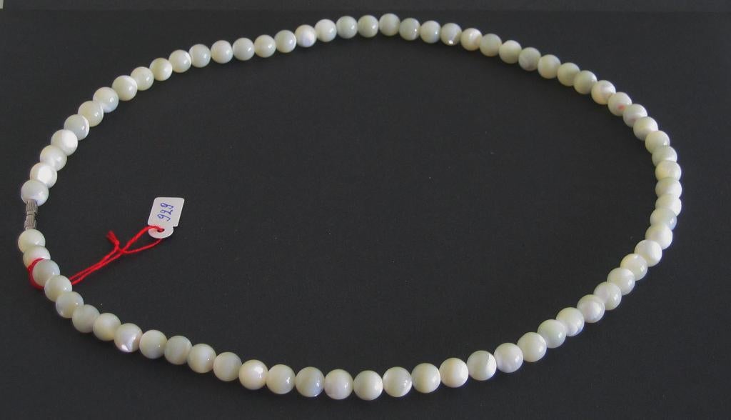 Collier en nacre - 929, Bijoux, Sacs & Beauté, Colliers, Neuf, Pierre ou Minéral, Blanc, Enlèvement ou Envoi