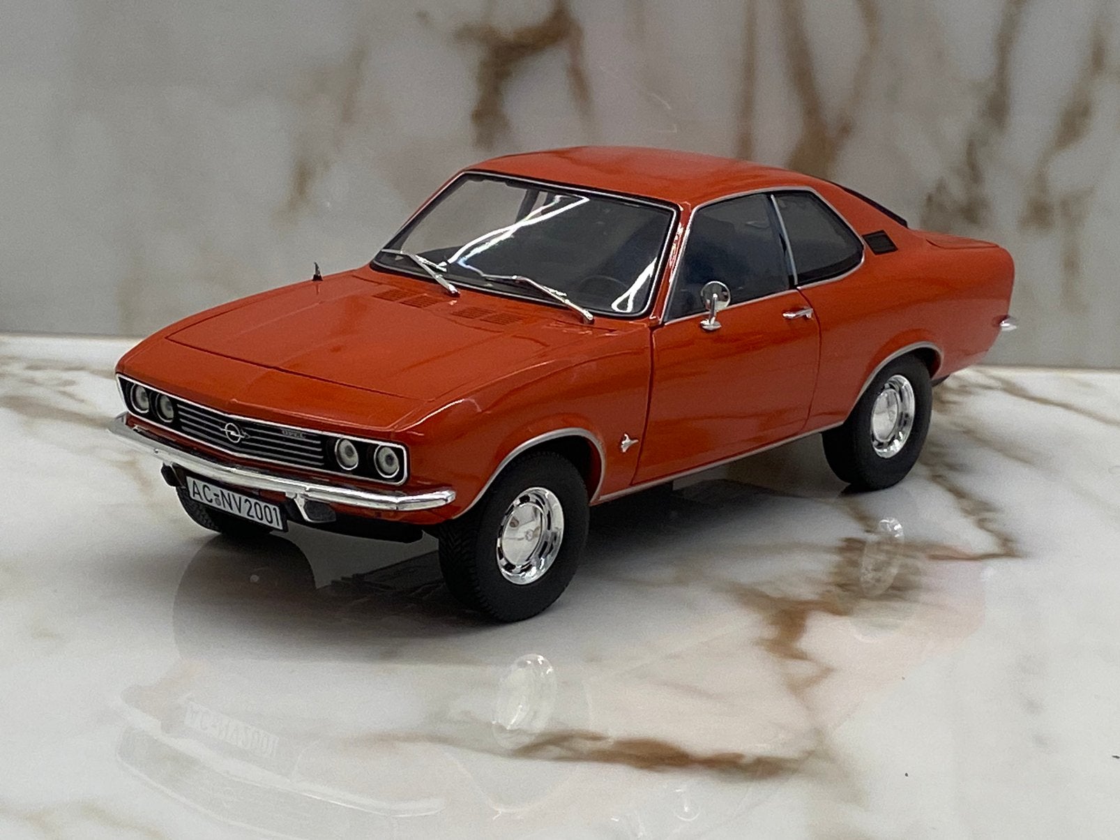 Norev Opel Manta A - 1971 - 1:18, Enlèvement ou Envoi, Voiture, Norev