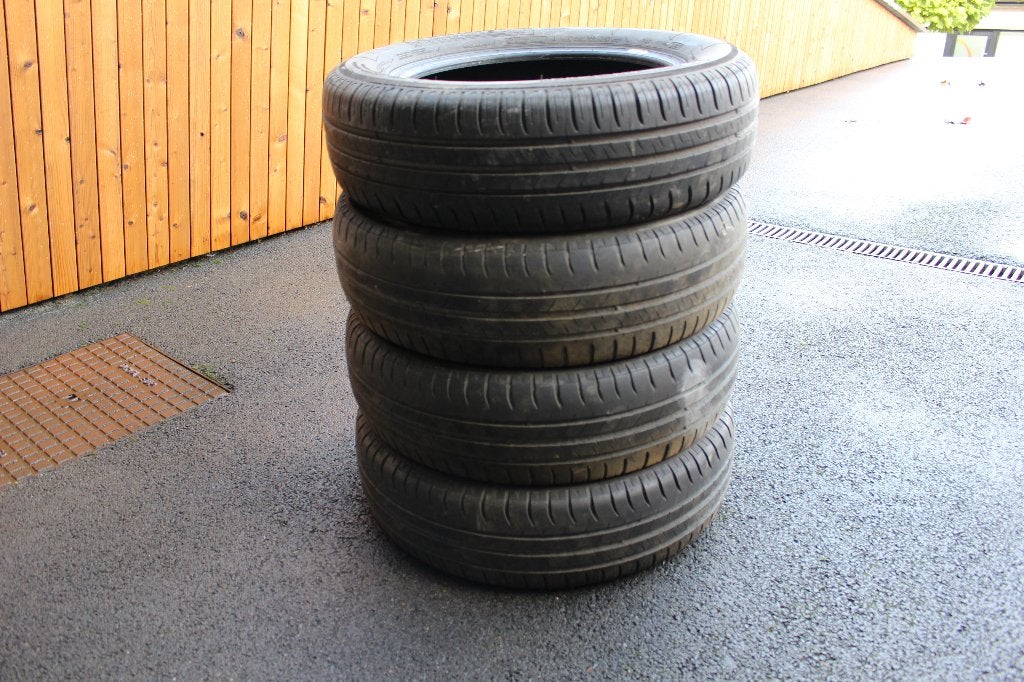 A VENDRE 2 PNEUS MICHELIN 15", 15 pouces, 175 mm, Véhicule de tourisme, Pneus été