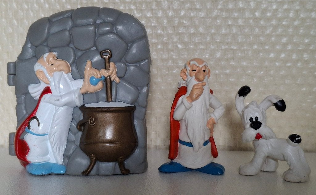 3 figuurtjes Asterix -  'Panoramix + Idefix ' (1974) + grot, Verzamelen, Ophalen of Verzenden, Zo goed als nieuw