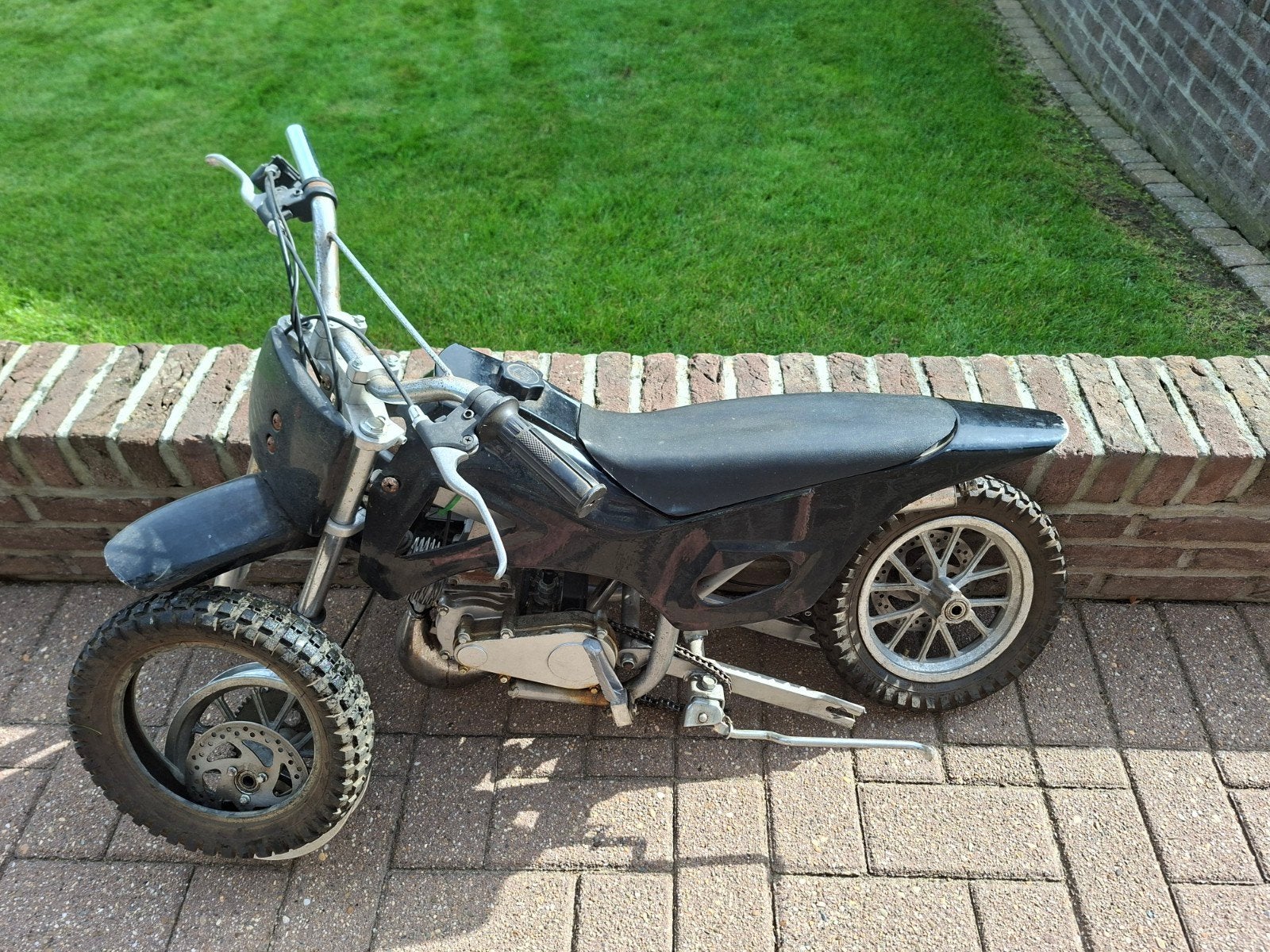 POCKETBIKE DRINGEND WEG BIEDEN, Ophalen