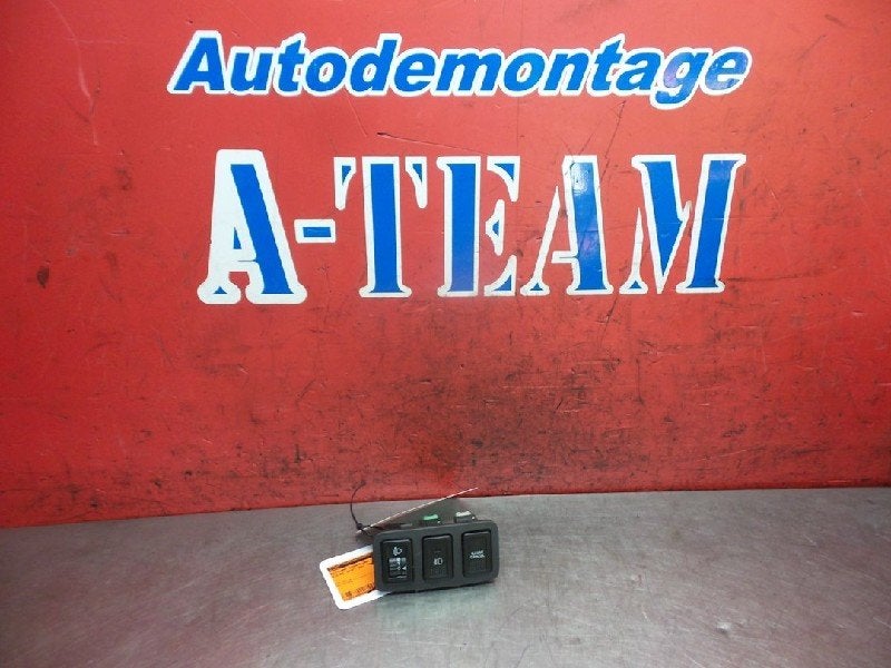 COMMUTATEUR ANTI BROUILLARD Swift (ZA / ZC / ZD1 / 2/3/9), Suzuki-Allee 7
64625  Bensheim, DE, Suzuki Deutschland GmbH, Kontakt@suzuki.de