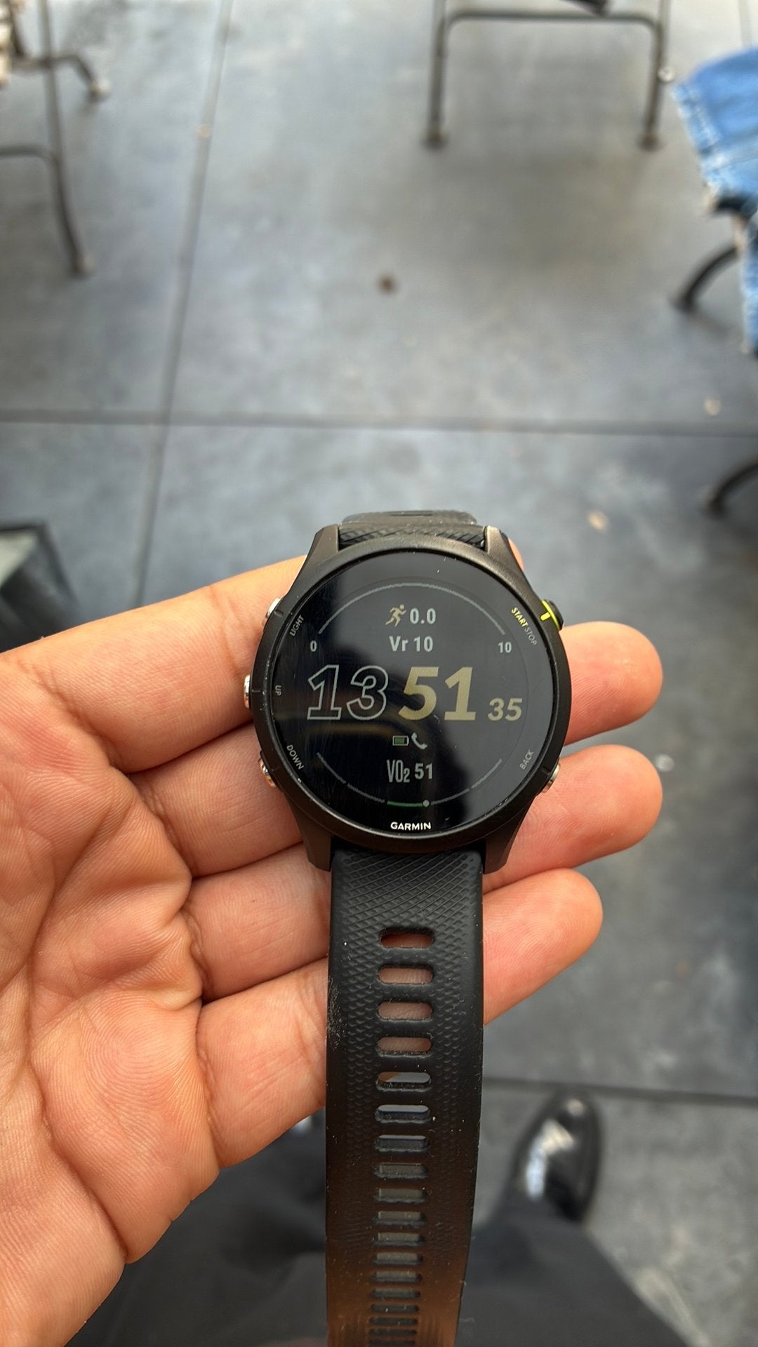 Garmin forerunner 255 music, Bijoux, Sacs & Beauté, Montres de sport, Comme neuf, Noir, Étanche, Enlèvement