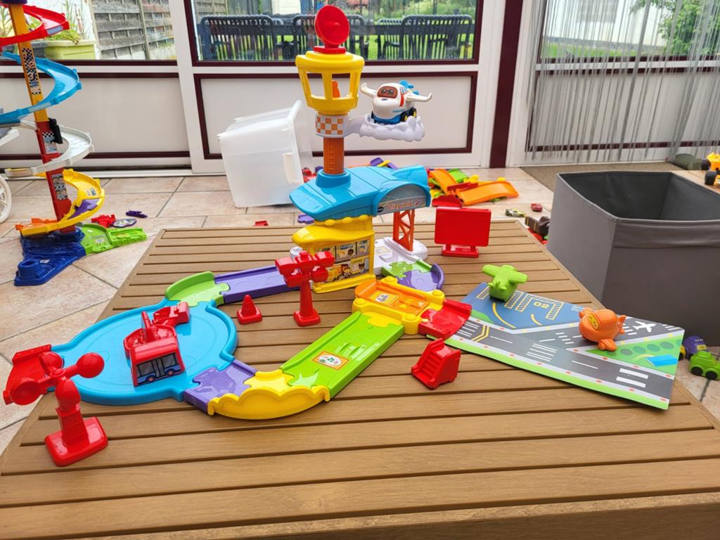Vtech Toet toet auto´s Vliegveld, Enlèvement, Comme neuf