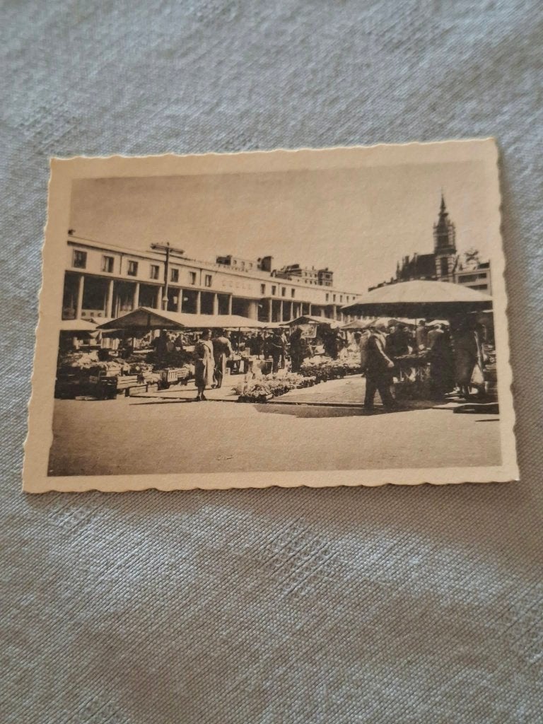 Prentje/Chromo : Charleroi / Koning Albert I plein, Enlèvement ou Envoi, Gravure, Utilisé, 1940 à 1960