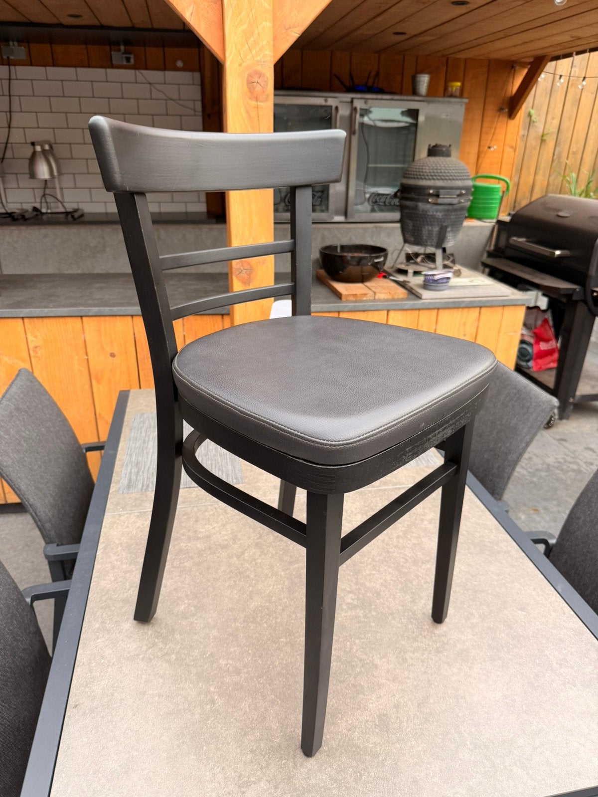 Lot de 22 chaises de bistrot restaurées avec patins, Enlèvement, Utilisé, Bois