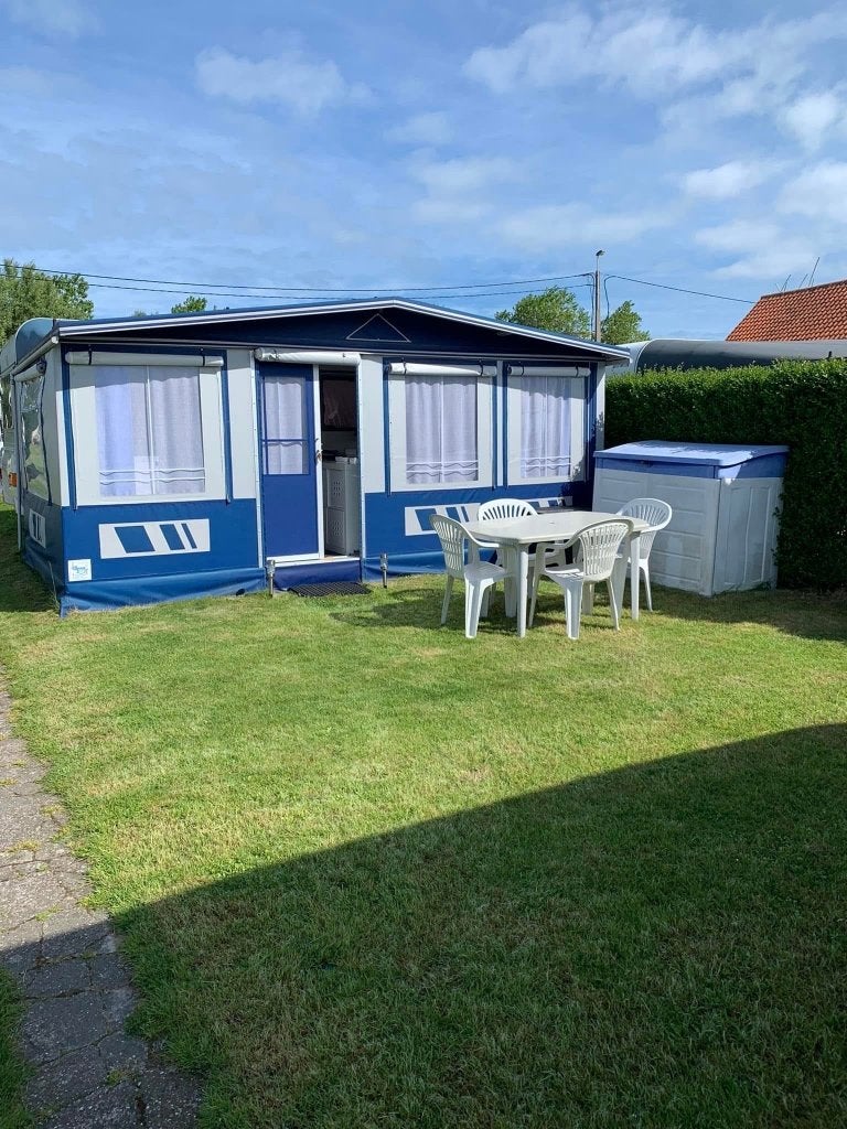 Caravane Adria avec auvent 4 saisons à vendre Middelkerke, Jusqu'à 4, 5 à 6 mètres, Lit fixe, Particulier