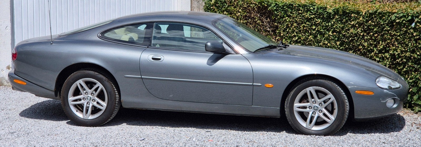 jaguar XK8 4.2benz boite auto V8 full PRÊT À IMMA 7900€, Auto's, 219 kW, 4200 cc, Leder, 5 zetels