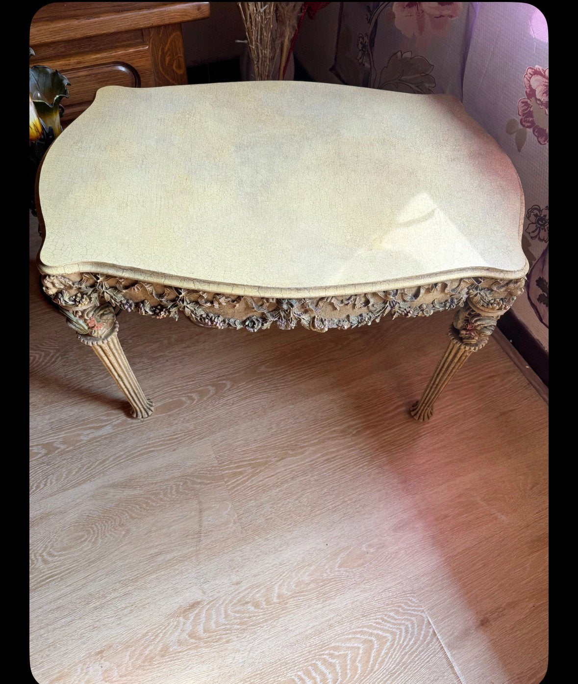 salonstafeltje in rococo- of neoclassicistische stijl, Ophalen