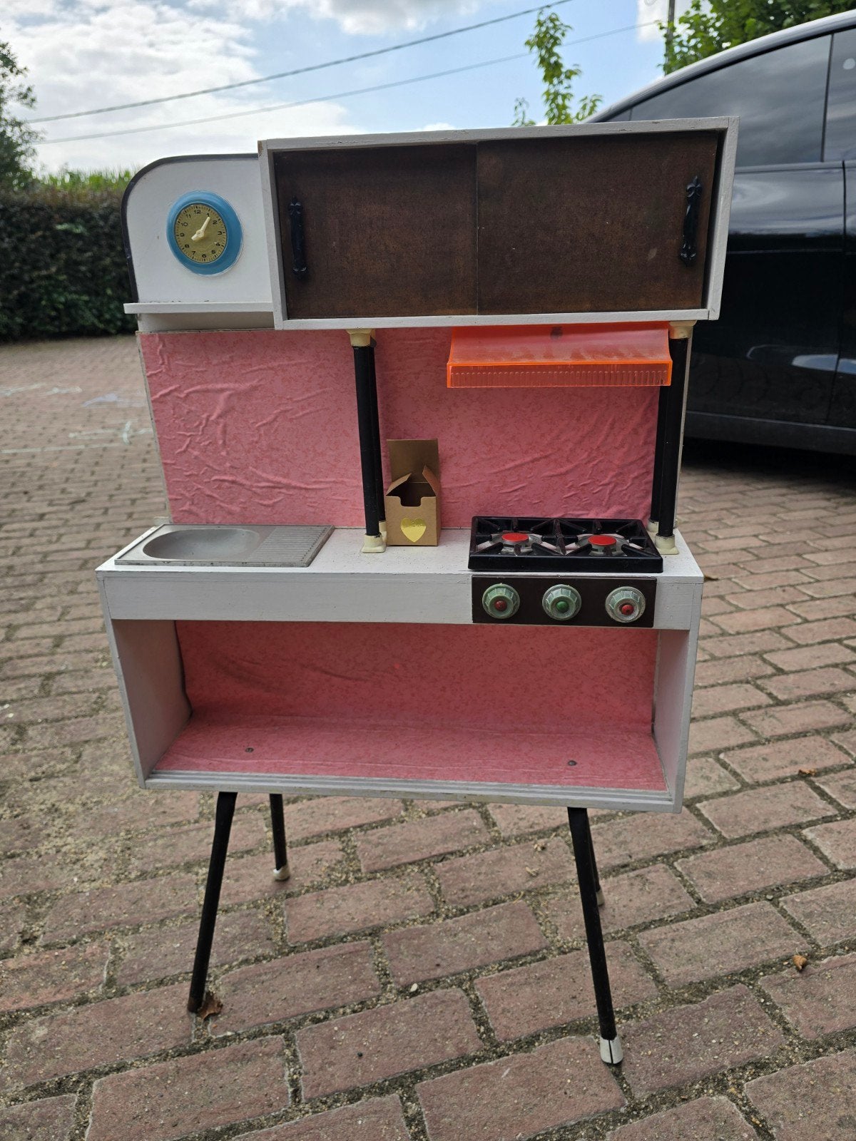 Speelgoedkeuken, Ophalen