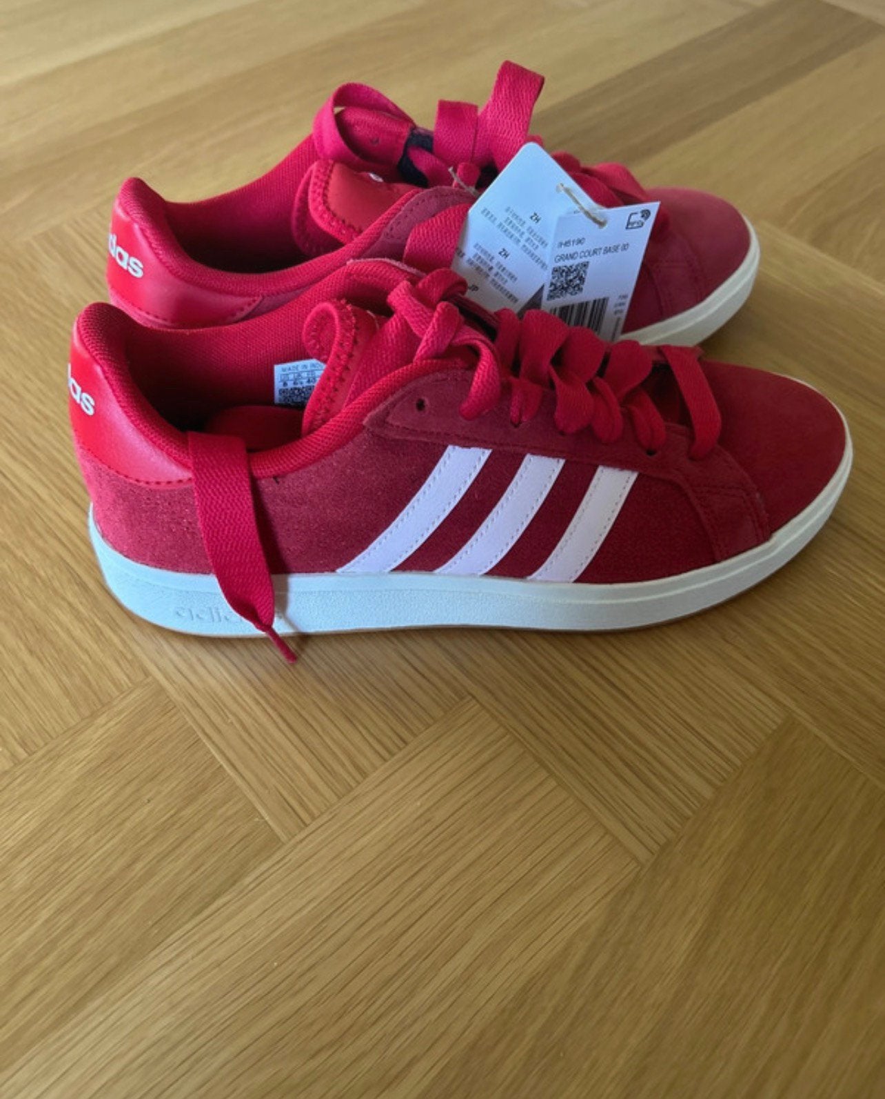 Nieuw! Adidas Grand Court Base 00s Rode Suéde sneakers - 40, Kleding | Dames, Nieuw, Ophalen of Verzenden, Sneakers, Rood