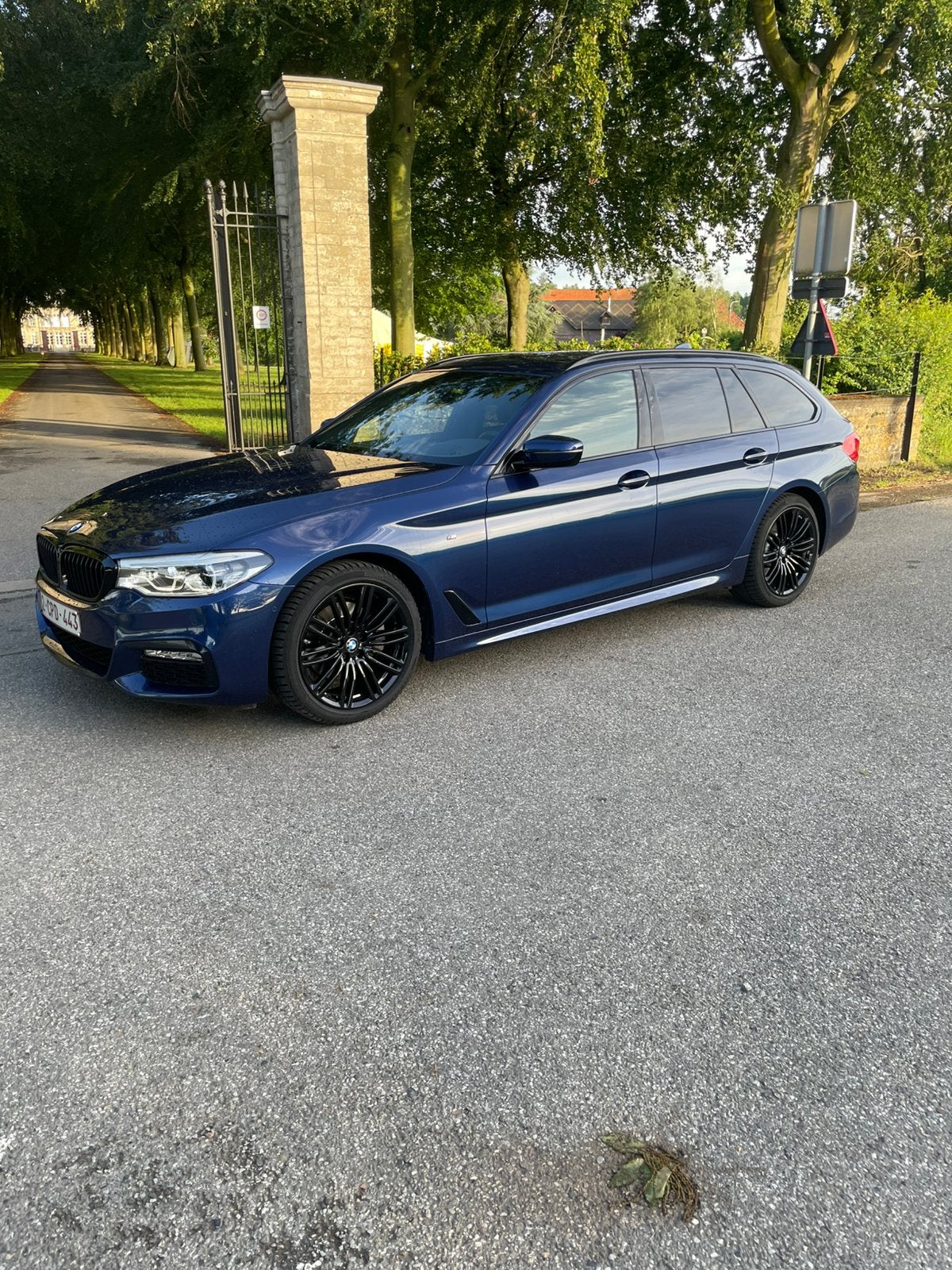 BMW 520A Touring M-pack Full, Auto's, BMW, Automaat, Achterwielaandrijving, 4 cilinders, 2000 kg