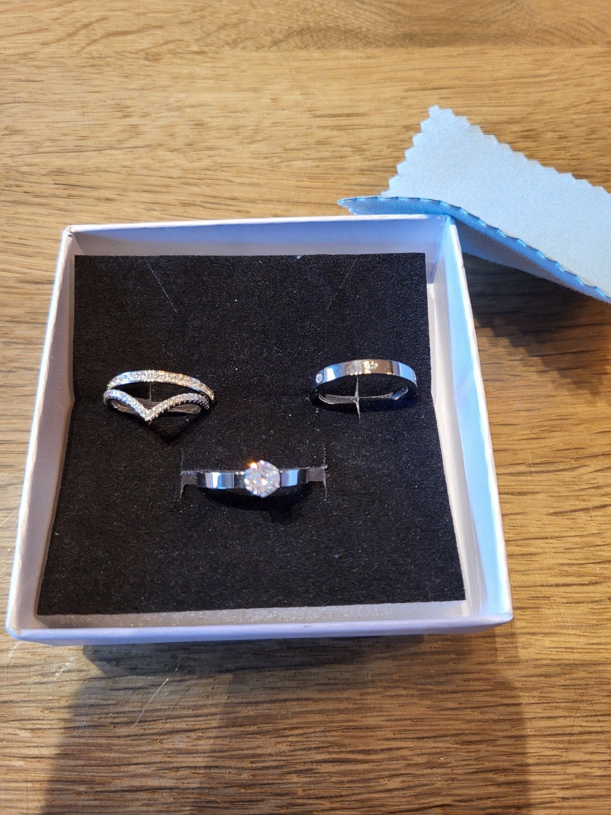 Damesringen 4 stuks metaal met steentjes, Handtassen en Accessoires, Overige Accessoires, Ophalen