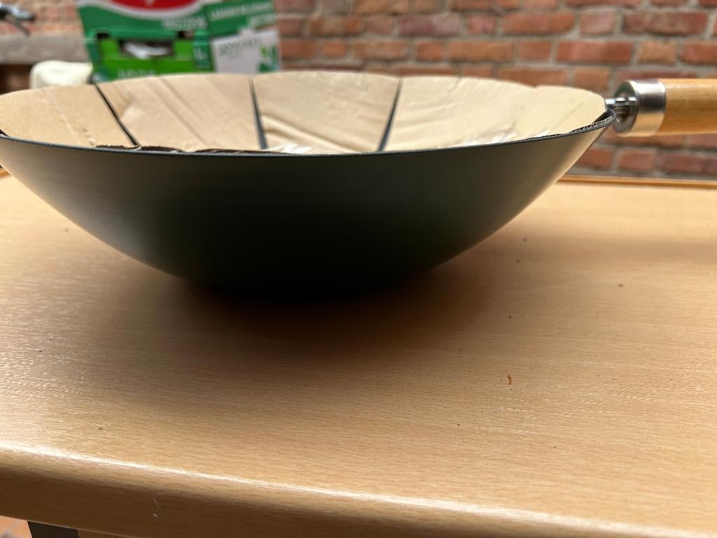 Nieuwe pan, Enlèvement, Neuf, Wok