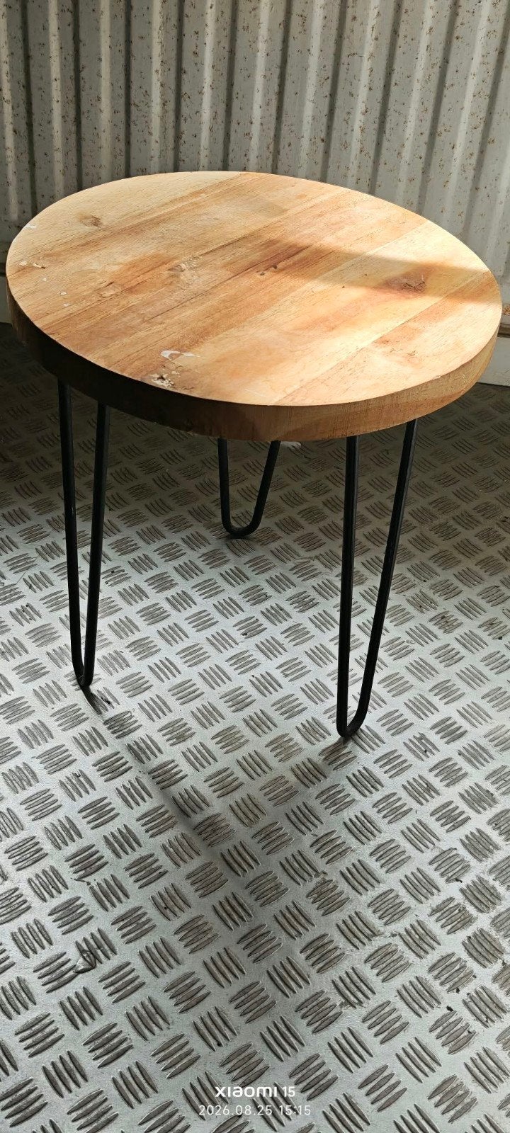 Set van 2 industriële ronde bijzettafels (hout en metaal), Ophalen, Hout