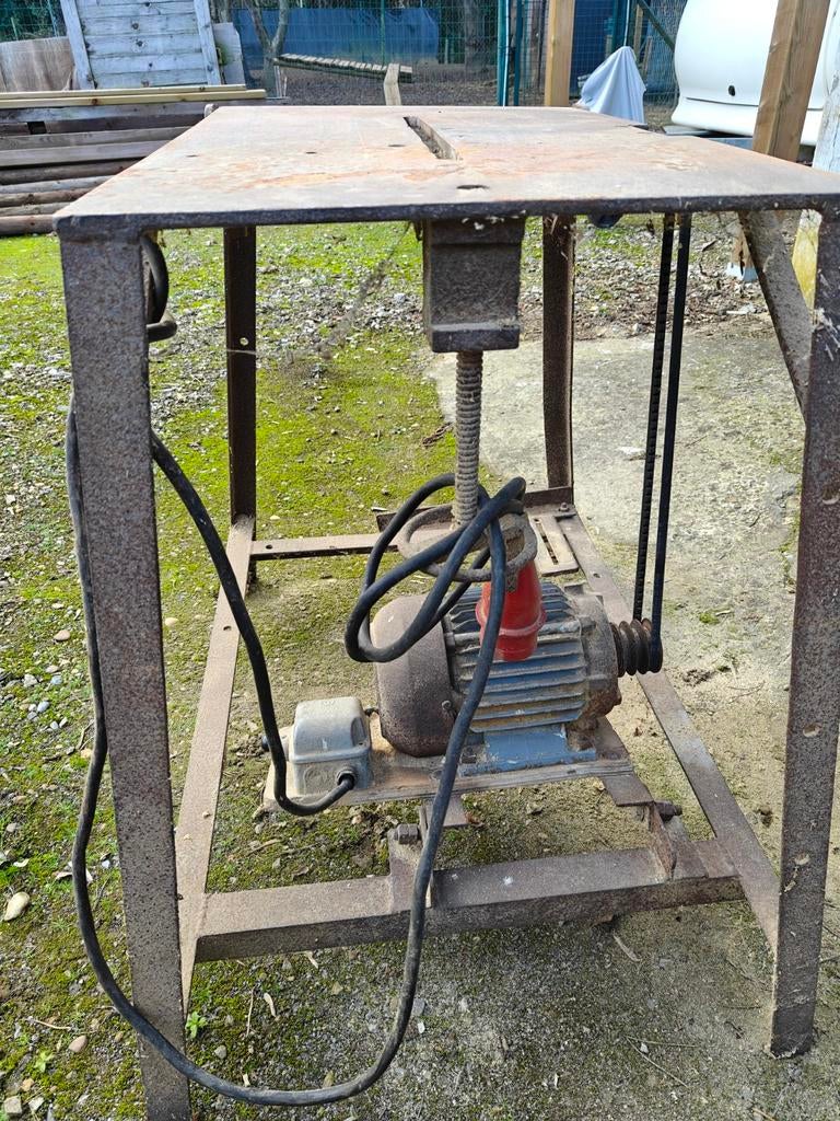 Hout zaagmachine, Ophalen