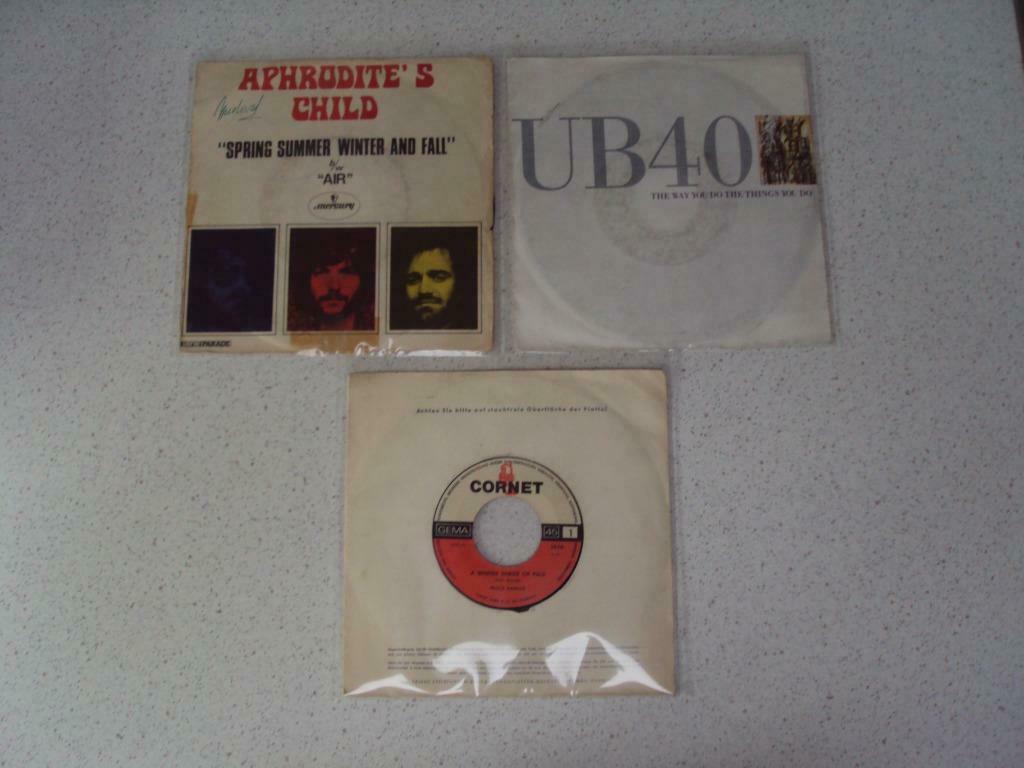 Lot 24 van 3 Singeltjes van "UB40, Aphrodite's Child &  Proc, Ophalen of Verzenden, 7 inch, Pop, Single