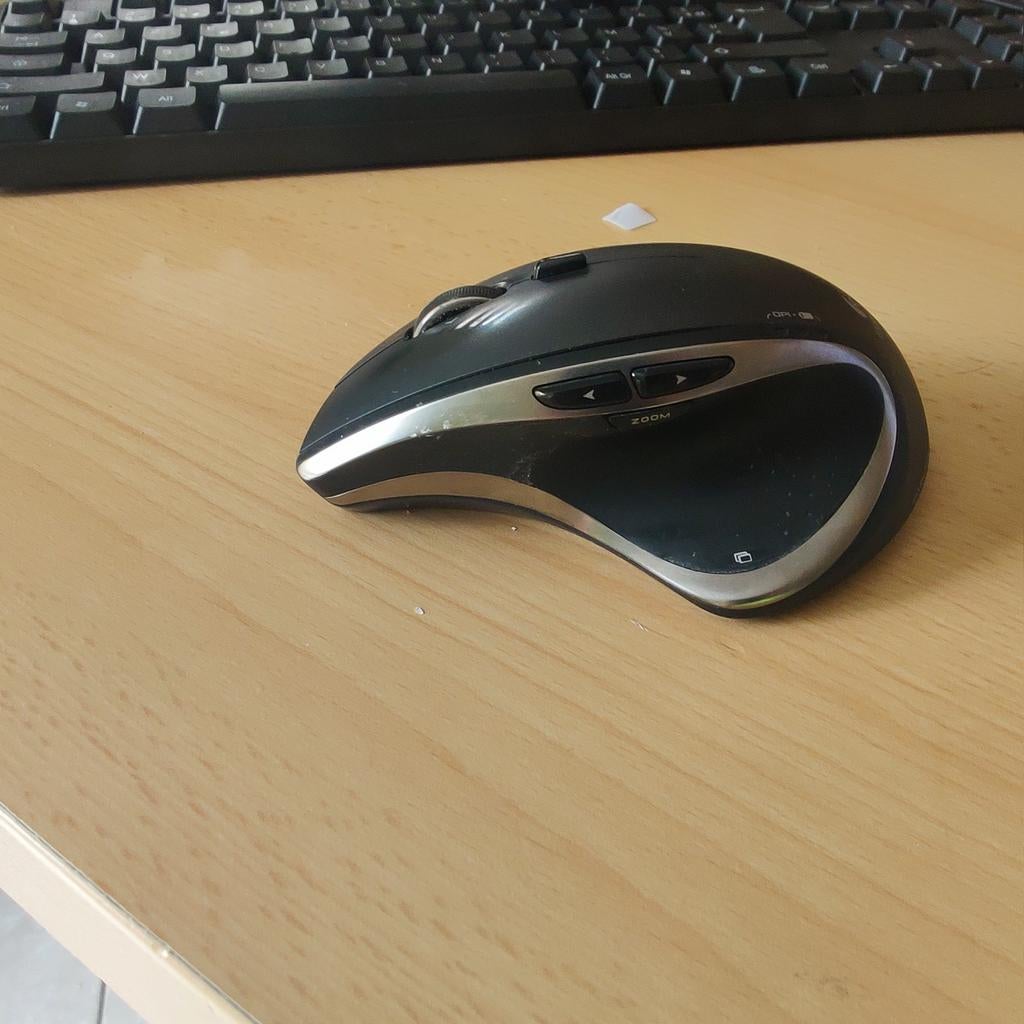 Souris sans fil Logitech mx darkfield, Enlèvement ou Envoi, Comme neuf, Sans fil, Souris