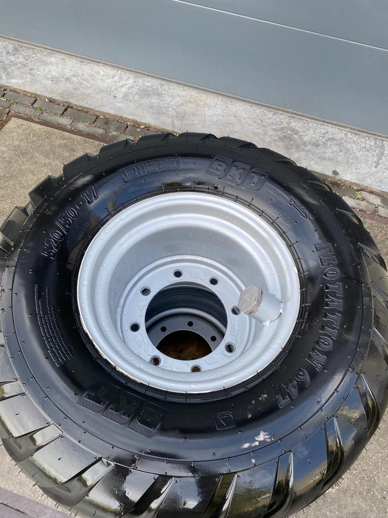 Band 520/50-17 met velg, Zakelijke goederen, Landbouw | Onderdelen | Banden, Velgen en Assen, Ophalen