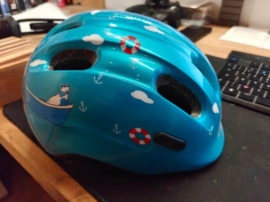 Kinderhelm Abus, Fietsen en Brommers, Ophalen of Verzenden, Zo goed als nieuw