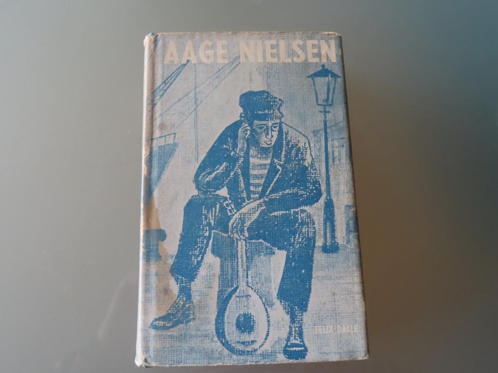 Aagje Nielsen – Felix Dalle / met extra documenten Reinaert, Livres, Romans, Utilisé, Belgique, Enlèvement ou Envoi