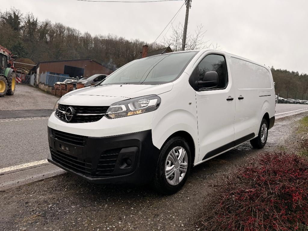 Opel Vivaro 1.5 Diesel L2H1 long châssis 14500€ HTVA, Autos, Opel, 75 kW, Achat, Euro 6, 3 places