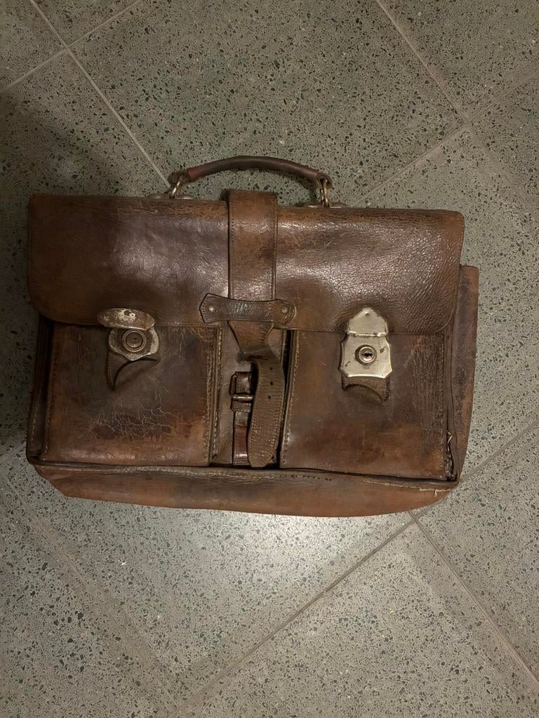Oude lederen boekentas, Handtassen en Accessoires, Ophalen, Gebruikt