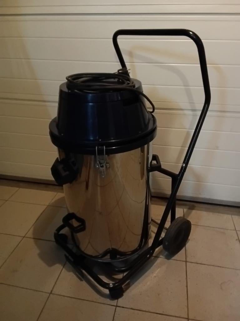 Aspirateur à eau Fiorentini, Enlèvement, Utilisé, Aspirateur d'eau