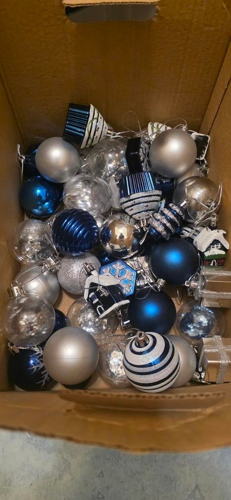 Décorations de Noël : large gamme (environ 180 pièces), Enlèvement, Comme neuf