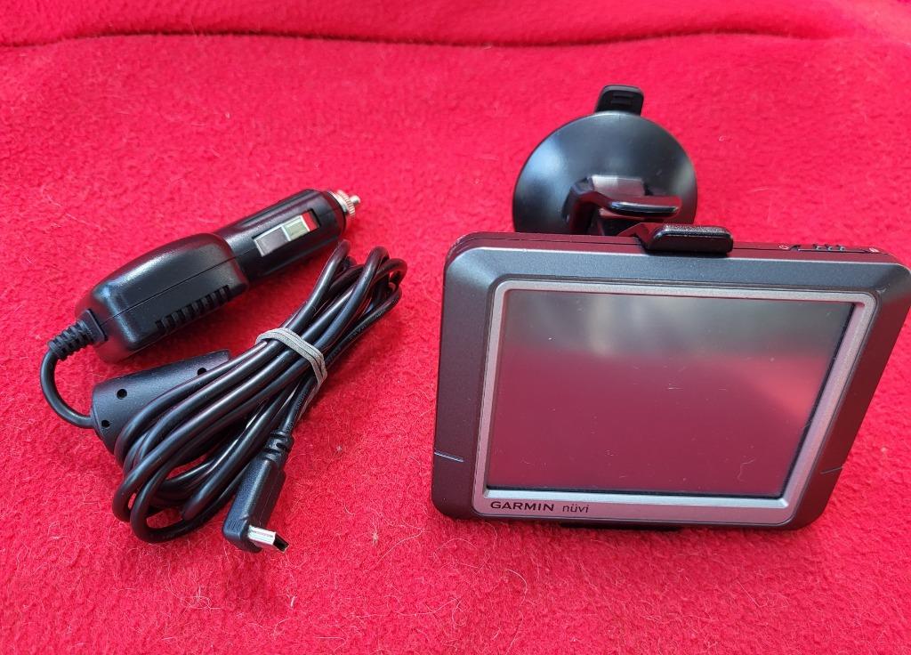 GPS Garmin Nuvi 250 fonctionnel avec adaptateur  allume-ciga, Autos : Divers, Navigation de voiture, Enlèvement ou Envoi, Utilisé