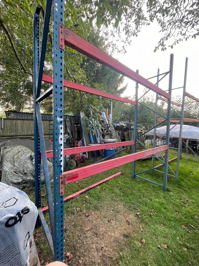 Palletstelling H3m50x B100x L2m70 €400, Ophalen