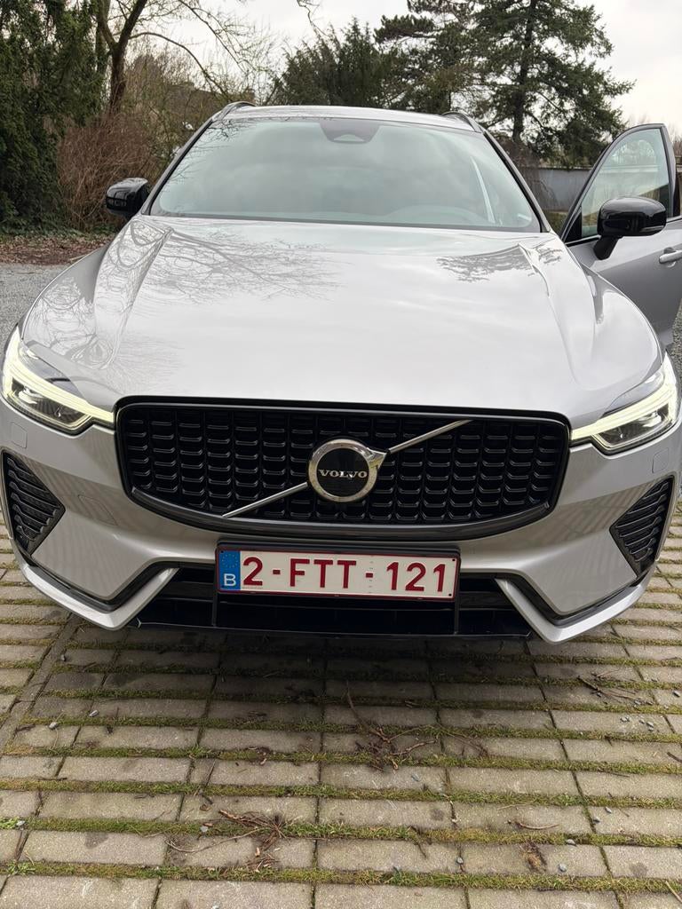 Volvo Xc60 B5 R-Design 22-‘23 met verbredingskit, Auto's, Euro 6, Leder en Stof, Overige kleuren, 5 deurs