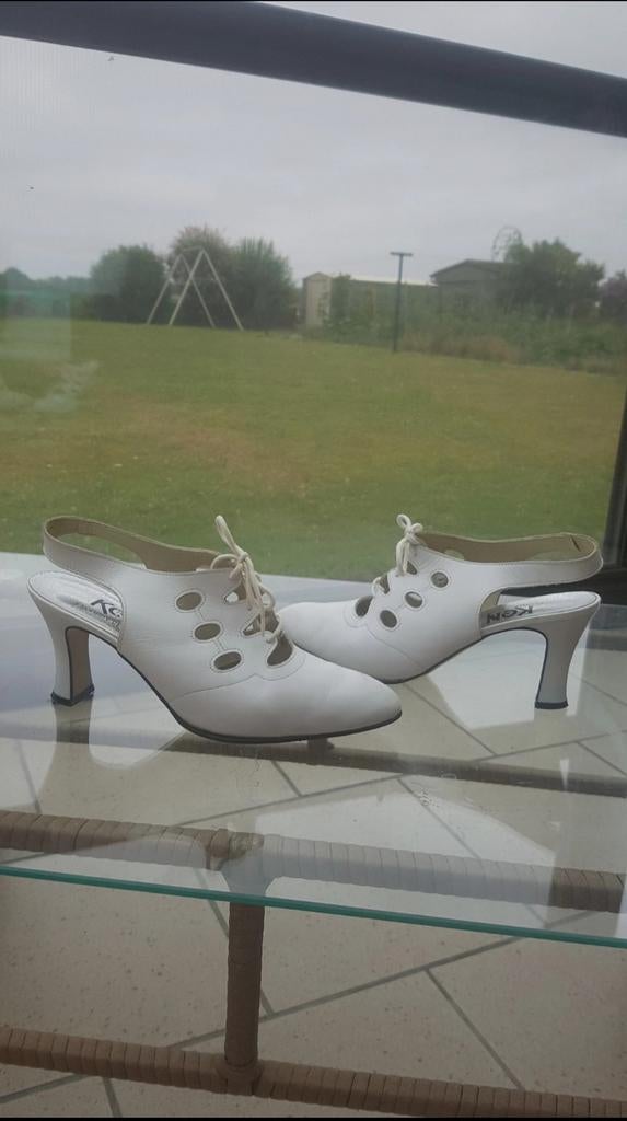 Sandale blanche en cuir Keny P: 39, Enlèvement ou Envoi