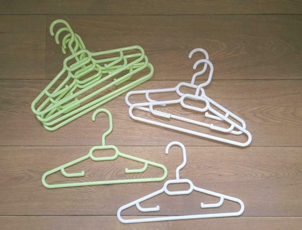 Acht kinderkapstokken 3x wit en 5x pastelgroen, Ophalen of Verzenden, Nieuw