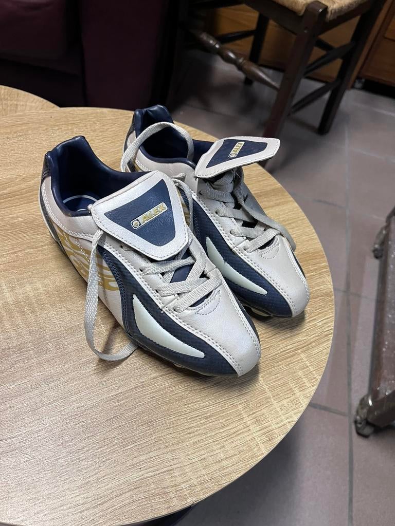 Kinder voetbalschoenen, Sport en Fitness, Voetbal, Ophalen, Nieuw