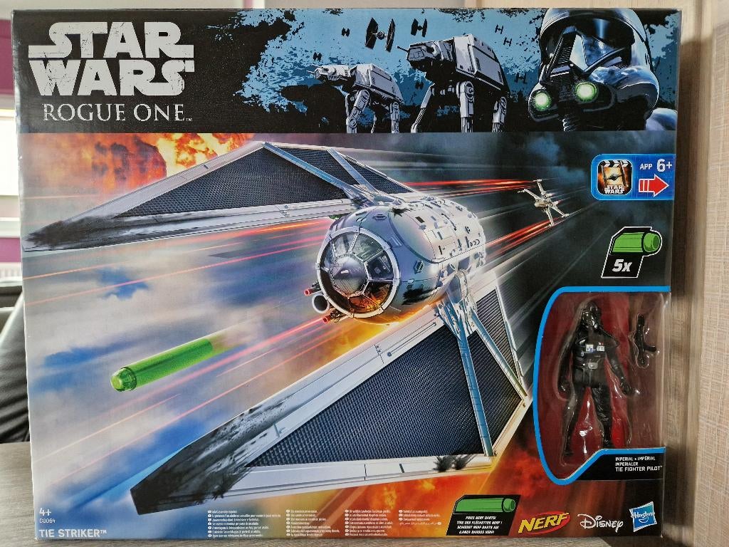 Star Wars TIE Striker (battle damaged) + special TIE pilot, Verzamelen, Star Wars, Nieuw, Actiefiguurtje, Verzenden