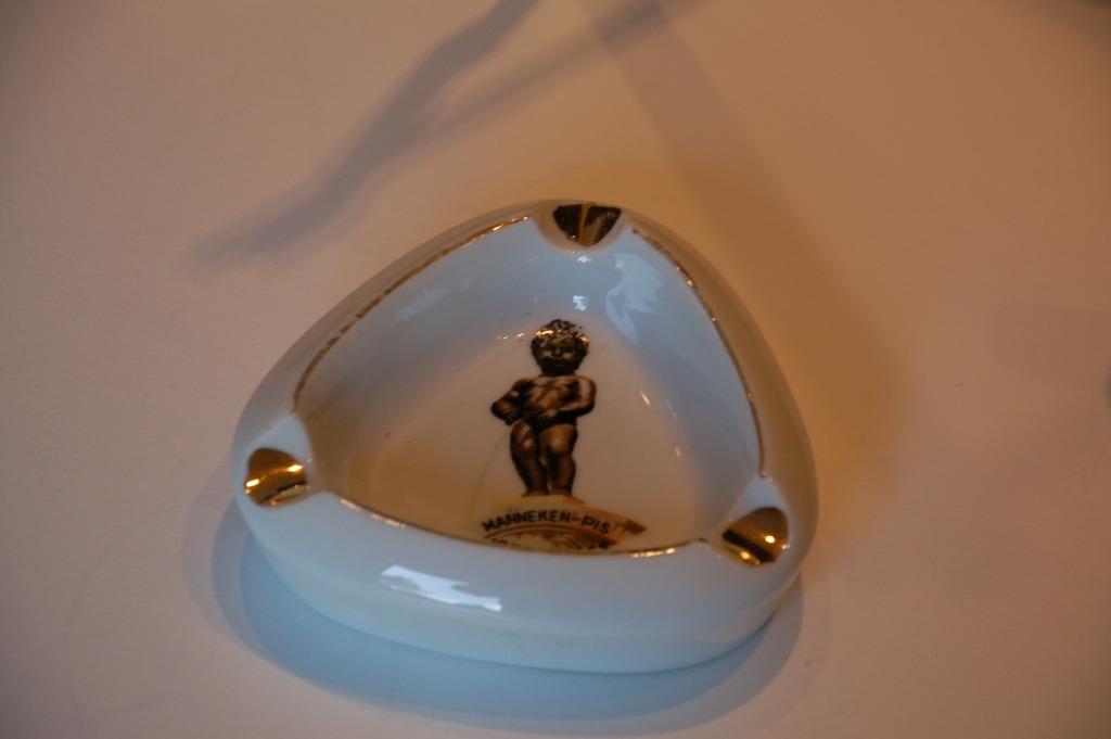 Asbak Manneken pis - Brussel, Verzamelen, Ophalen of Verzenden, Gebruikt, Asbak