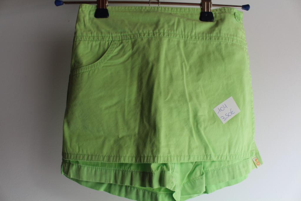 Mooie groene short maat 98/104, Ophalen of Verzenden, Gebruikt, Meisje, Broek