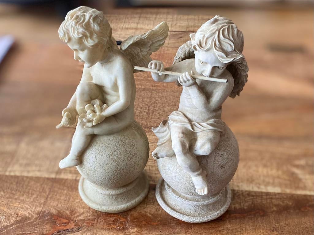 2 engel beeldjes - polystone, Enlèvement ou Envoi, Utilisé, Fantasy