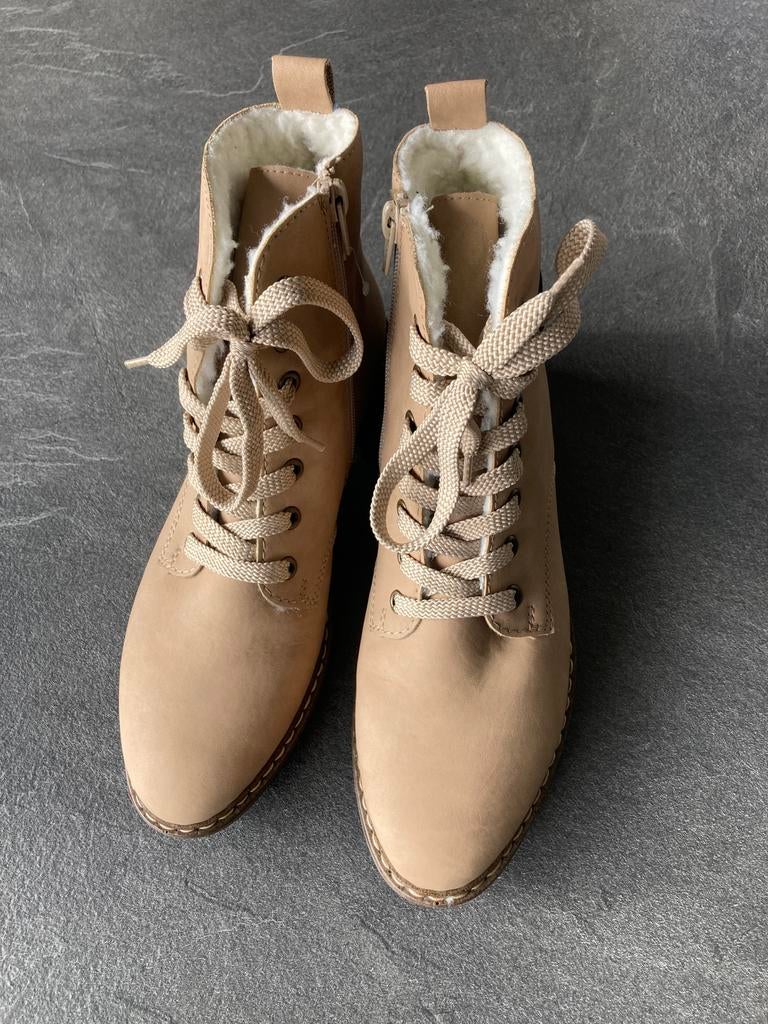 Nieuw paar lederen damensschoenen, Ophalen, Beige, Lage of Enkellaarzen, Nieuw